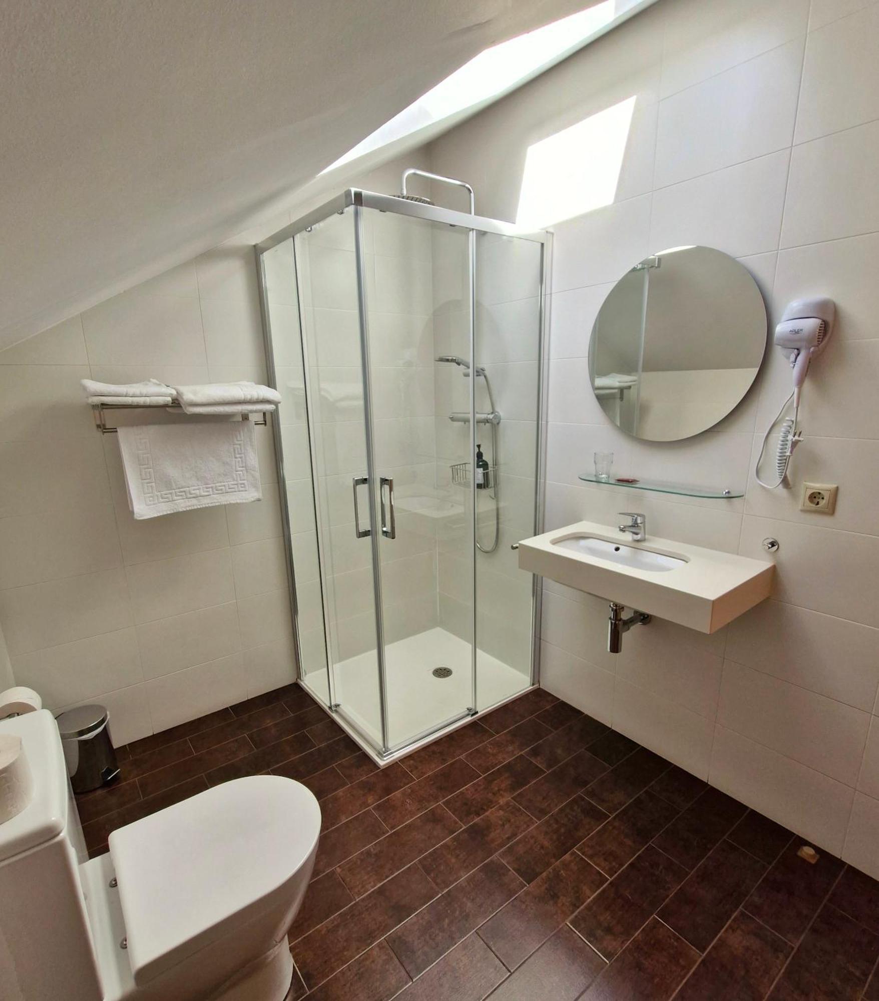 Hotel Dabeleira Luarca Extérieur photo