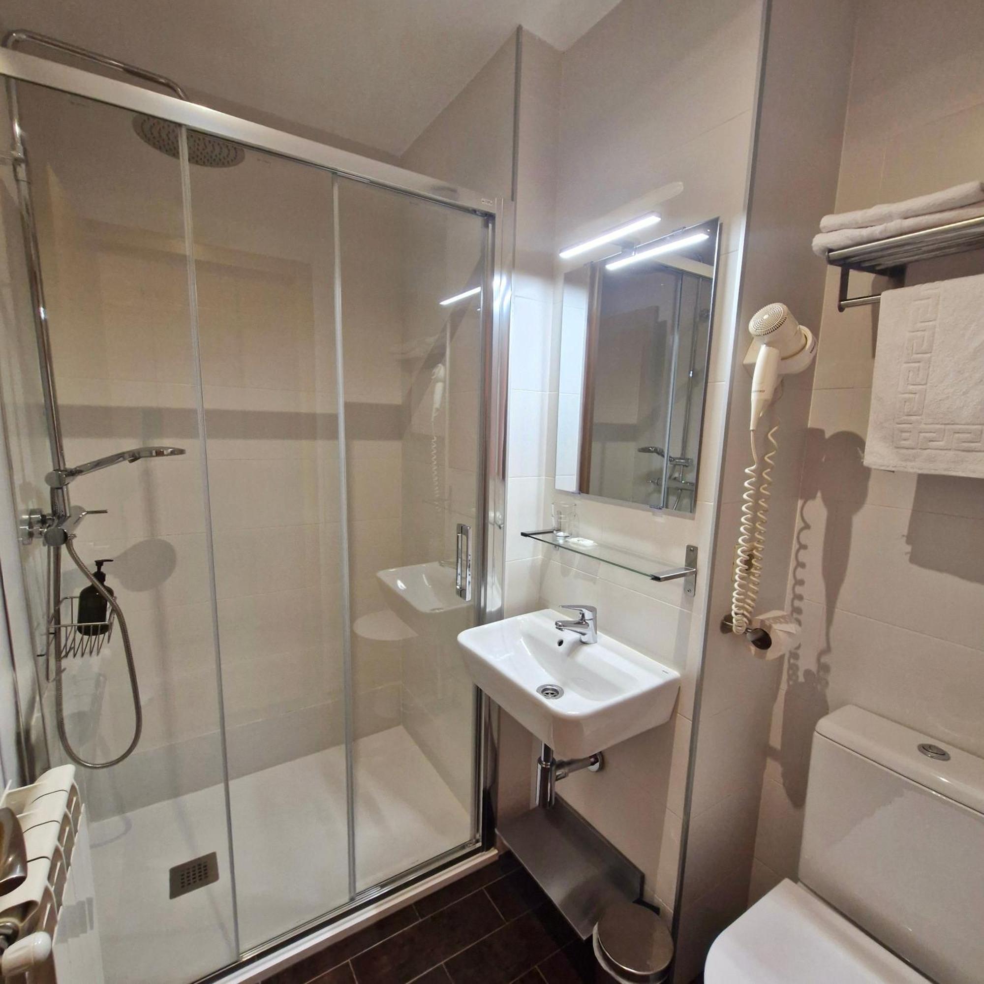Hotel Dabeleira Luarca Extérieur photo